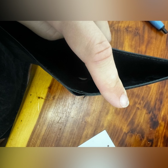 LV wallet with snap and coin pouch. - Picture 5 of 7